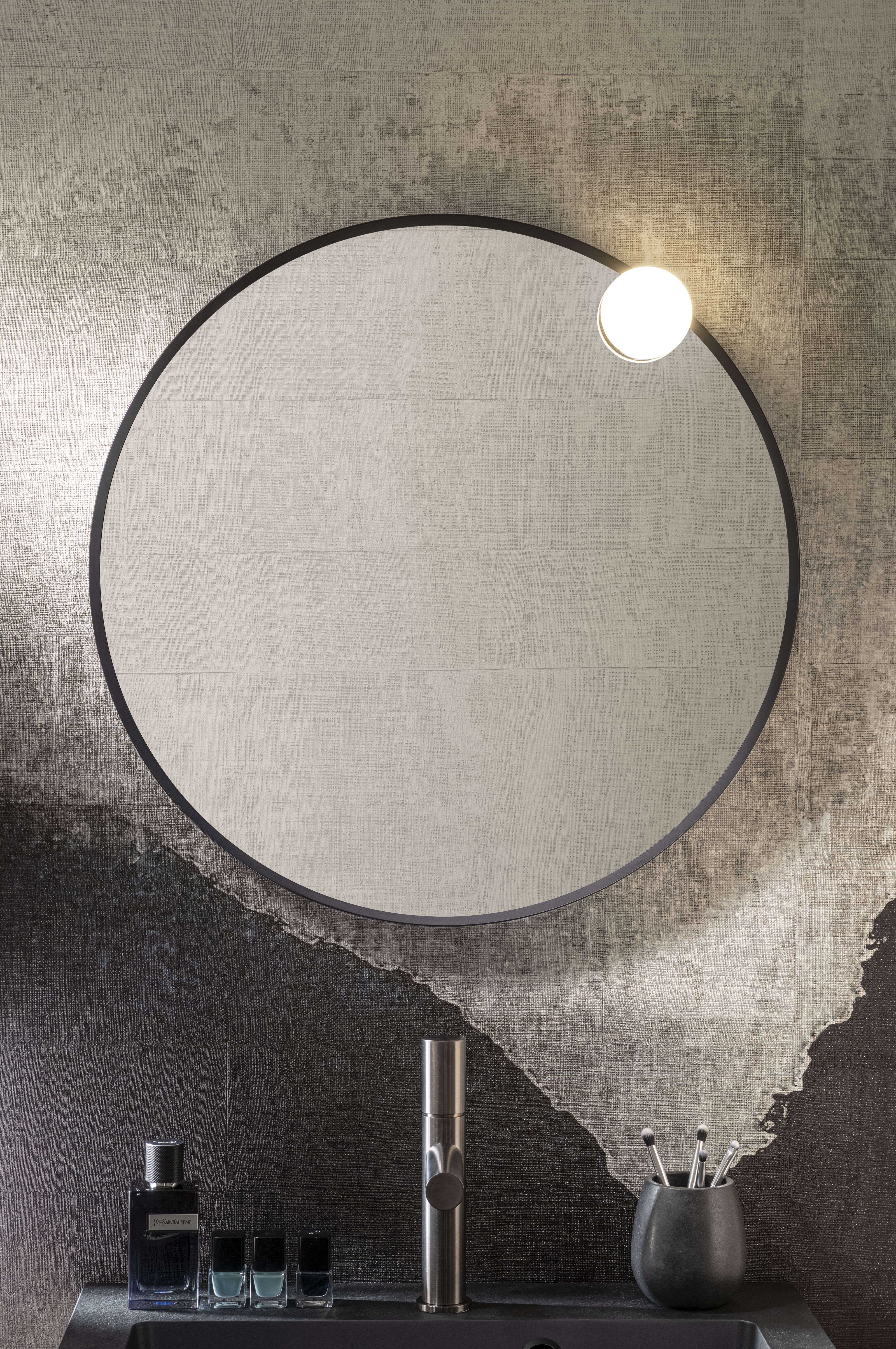 Miroir rond et applique