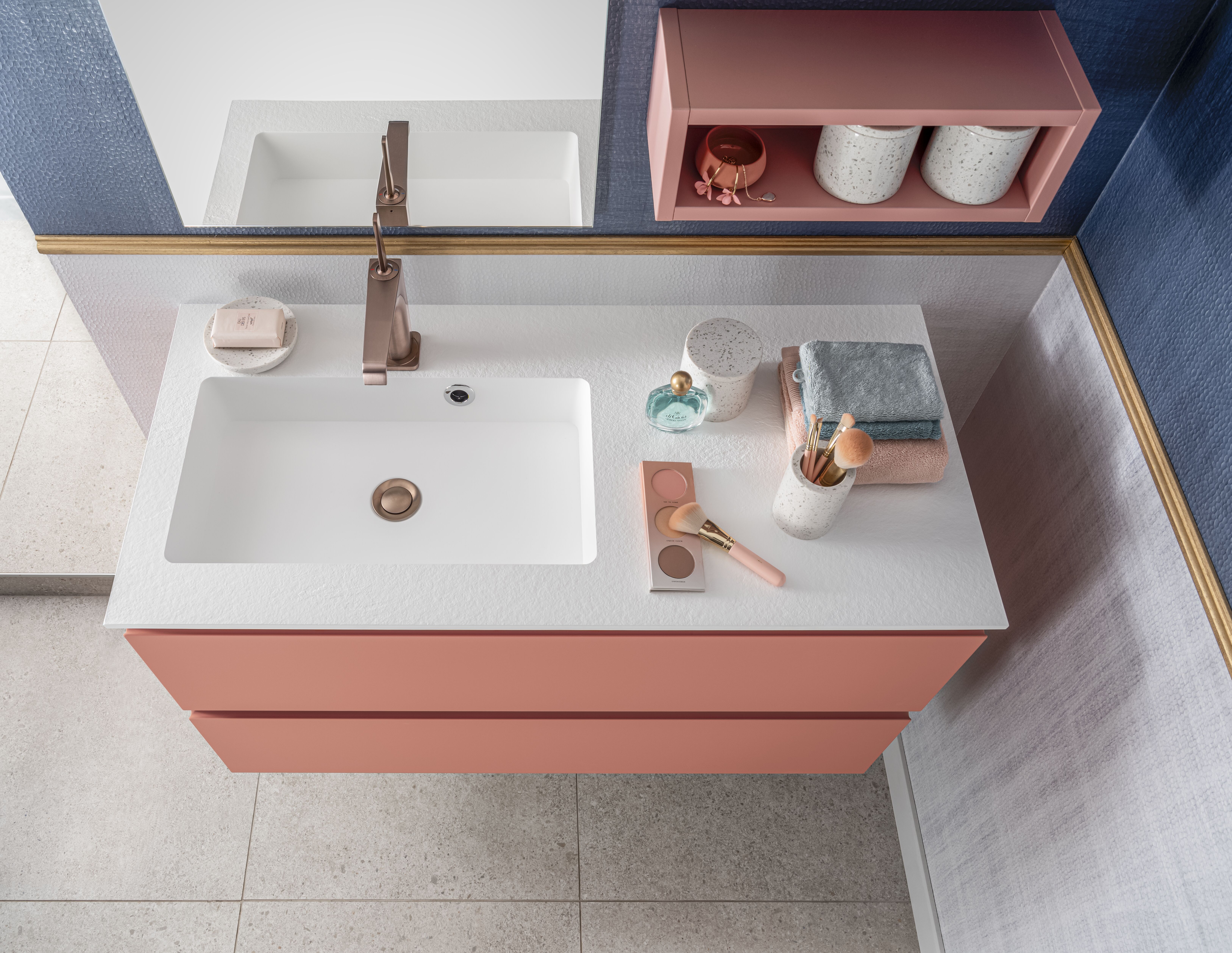 Plan vasque salle de bains Delpha Velours laque orange ambré mat
